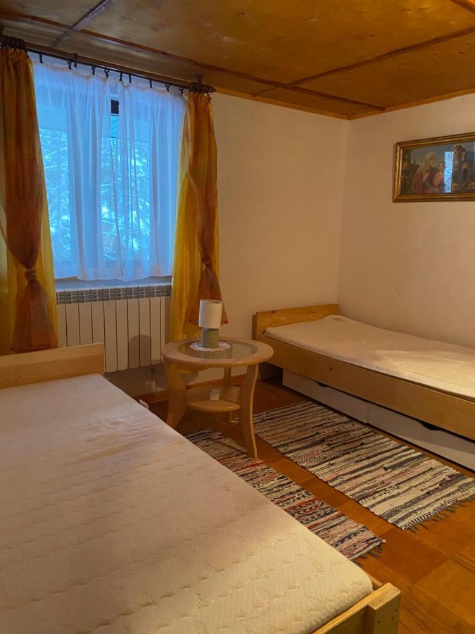 Hacjenda - Domek Caloroczny Krasnobród Exteriör bild